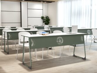 Специалисты рассказали, как правильно выбрать парты и стулья для школьников