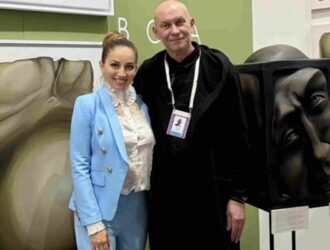 Эксперт по искусству Анжелика Кулагина оценила работы скульптора Игоря Воложанина на ярмарке «Арт Россия»