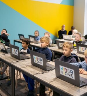 «Знак качества для будущих гениев: почему эксперты Forbes рекомендуют школу программирования KIBERone»