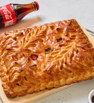 Сеть пироговых «Штолле» представила две сытные новинки: пирог «Чизбургер» и пирог «Гамбургер»