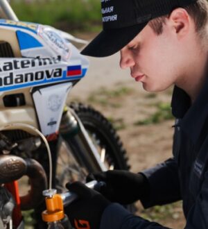 На международном ралли «Шелковый путь – 2025» представили новое моторное масло для мотоциклистов