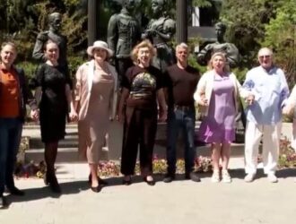 В Алуште был подписан «Кодекс Дружбы» с народными дипломатами из Австрии и крымчанами- президентом БФ «Наследие Крыма»